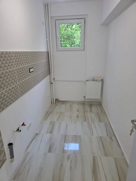 Titan, chiar pe Barajul Lotru, 5 minute metrou, parc IOR, bloc mixt